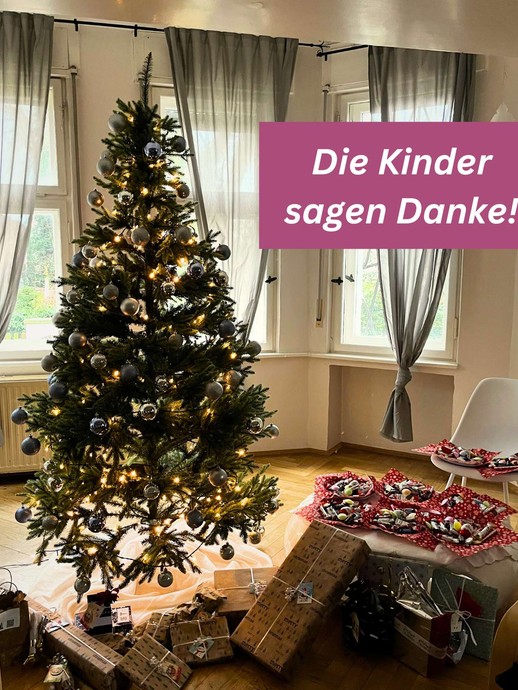 Weihnachtsbaum (vergrößerte Bildansicht wird geöffnet)