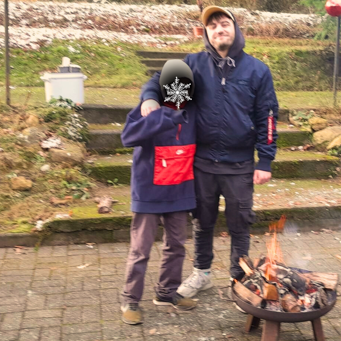 Lagerfeuer (vergrößerte Bildansicht wird geöffnet)